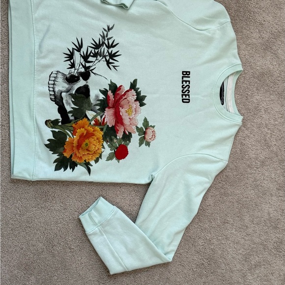 Women’s Sweatshirt in light green with skull and flowers  saying blessed size sm - Picture 2 of 8